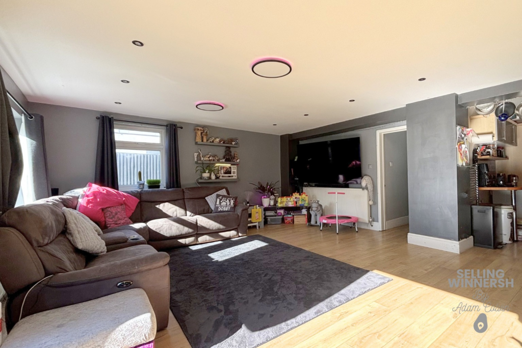 House in Winnersh, Sindlesham - More