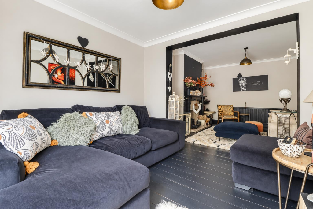 House in Southend-on-Sea - View 4