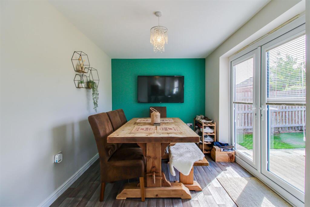 House in Wakefield - View 4