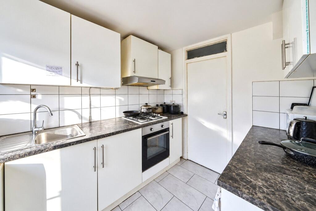House in London, Canning Town - View 3