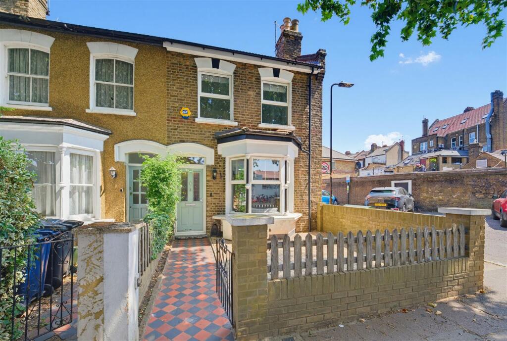 Main image of property: Station Road, Hanwell