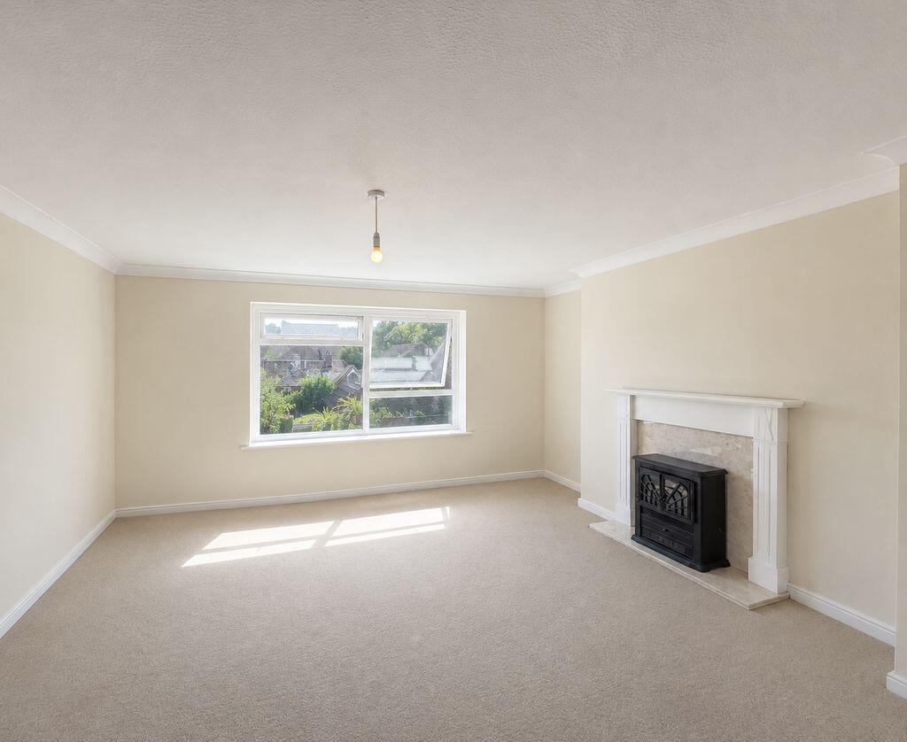 Apartment in Redhill - View 3