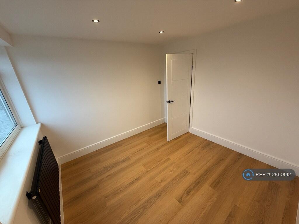 Apartment in London - View 3
