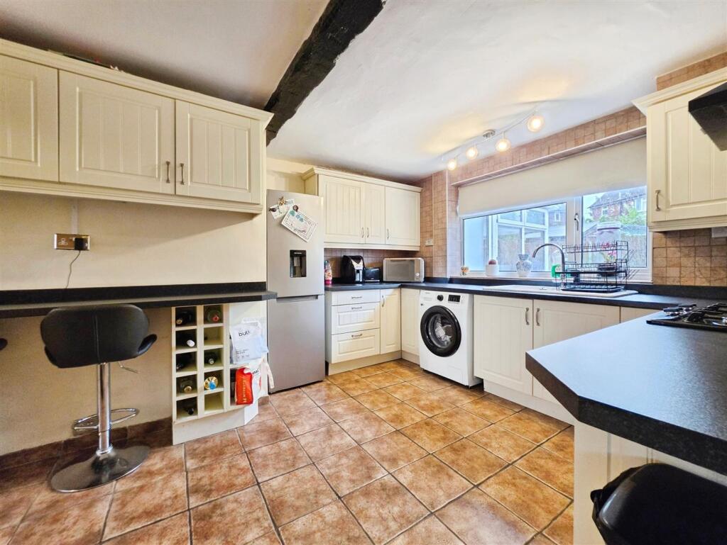 House in Staffordshire Moorlands, Knowle Style, Biddulph - View 3