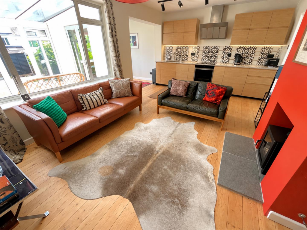 Superbly presented four bedroom home on Hutton Close, Bristol photo 4