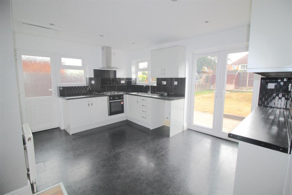 House in Birmingham, Lyndon Green - View 2