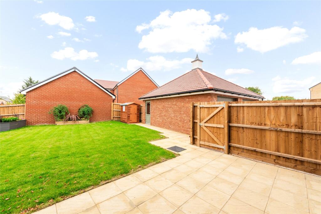 Ickwell Road, Upper Caldecote, Biggleswade, Bedfordshire, SG18 photo 3