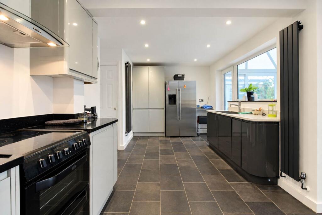 House in Hemel Hempstead - More