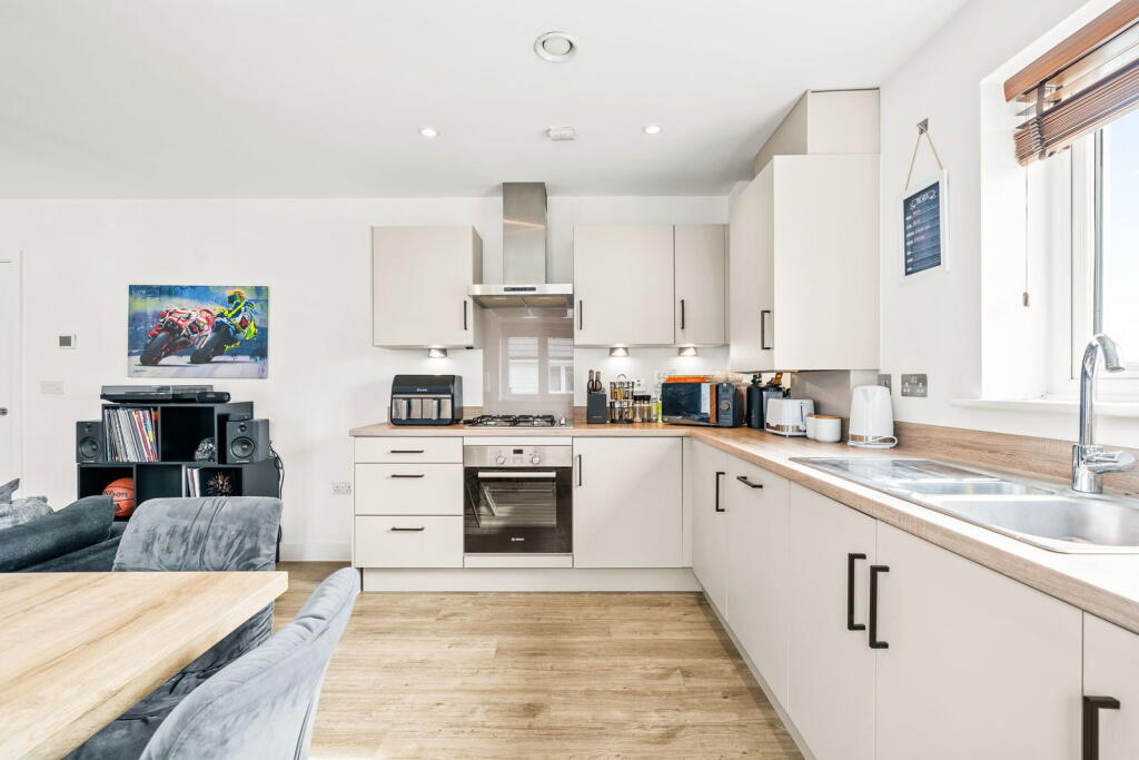 Bricklayer Lane, Faygate, RH12 0AA photo 3