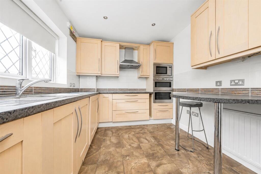 House in St Albans - View 5