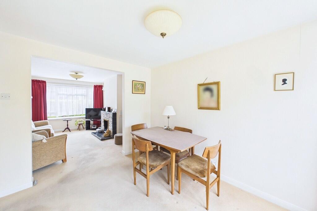 House in Warwick, Whitnash - More