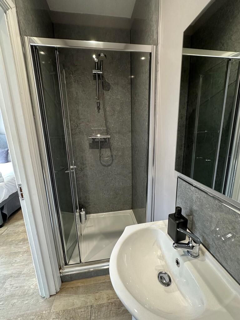 Apartment in Coventry - More