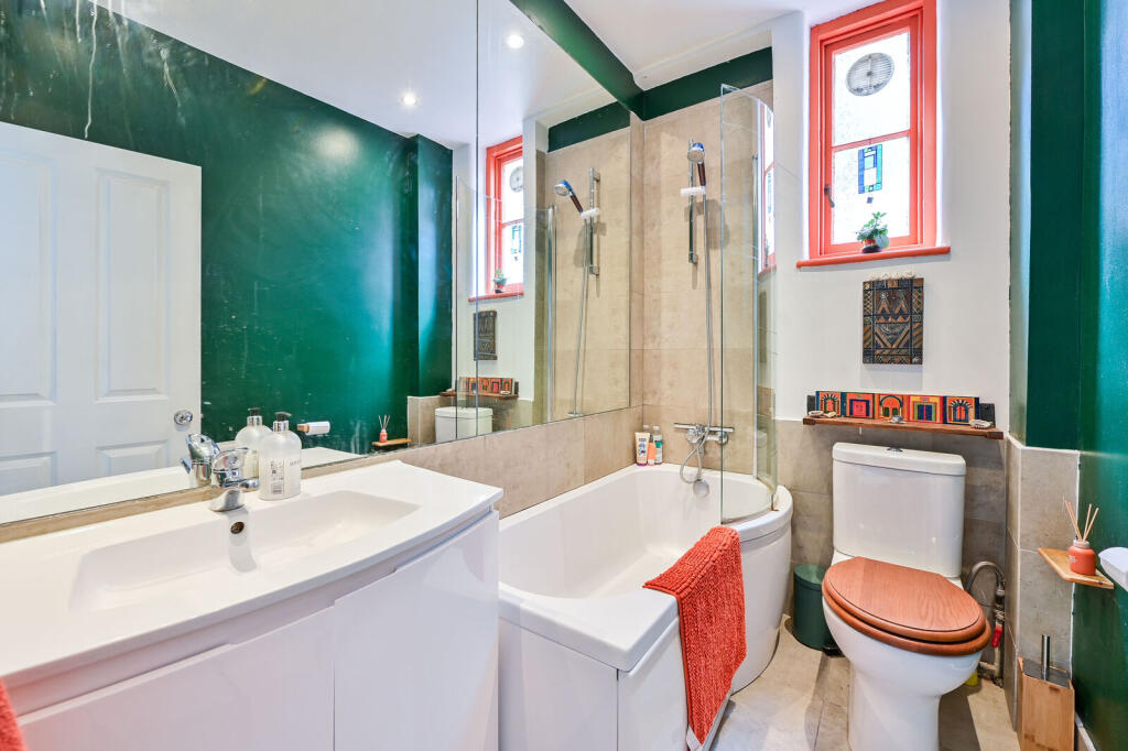 Apartment in London - View 5