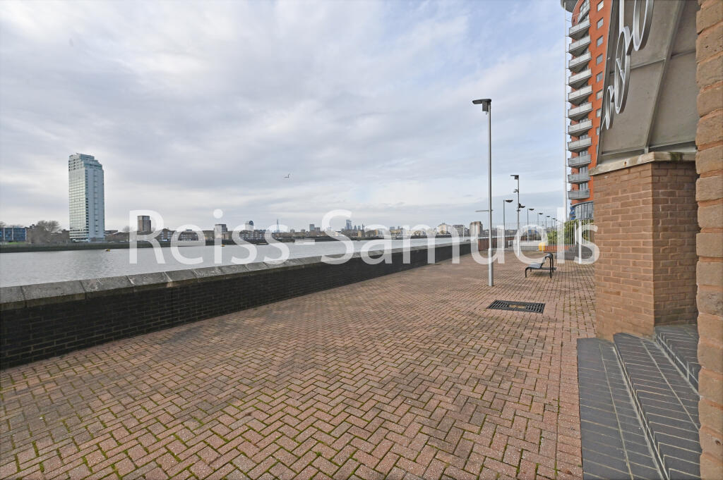 5 bedroom town house for rent