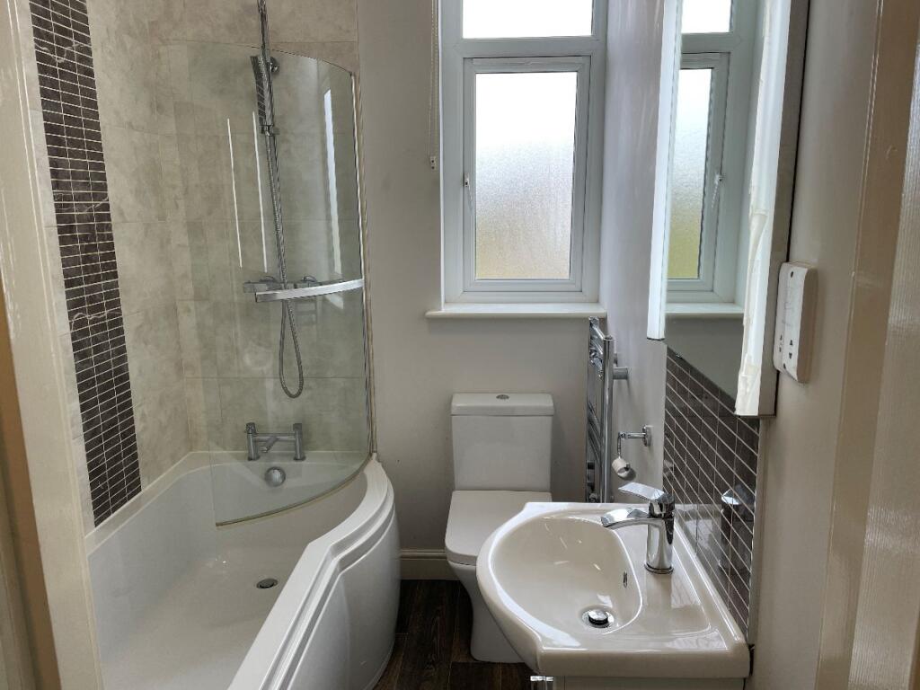 Apartment in Wakefield, Warmfield cum Heath - More