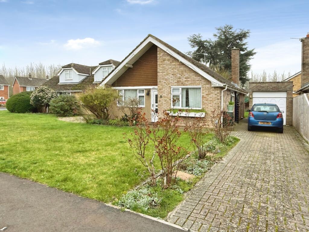Main image of property: Harlington Avenue, Grove, Wantage, Oxfordshire, OX12