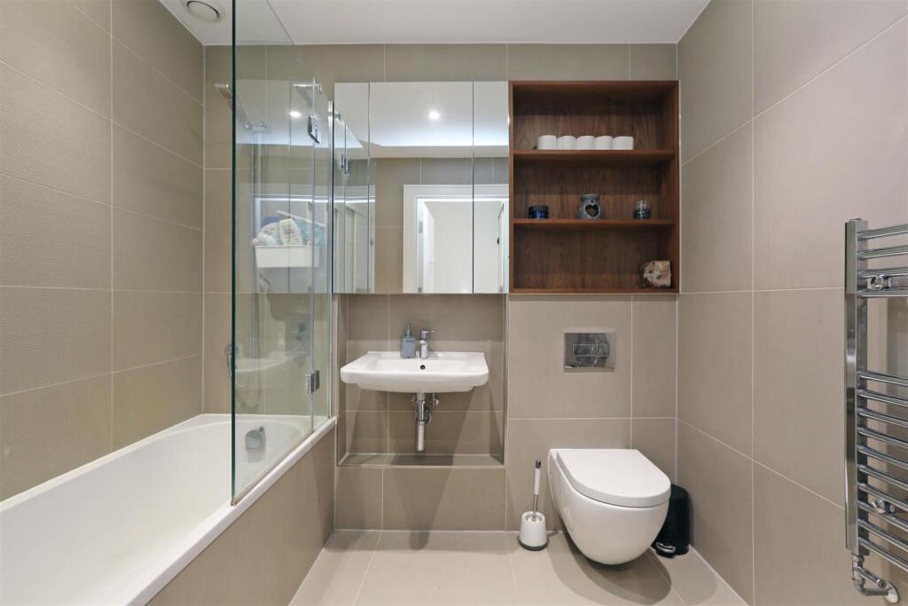 Apartment in London - More