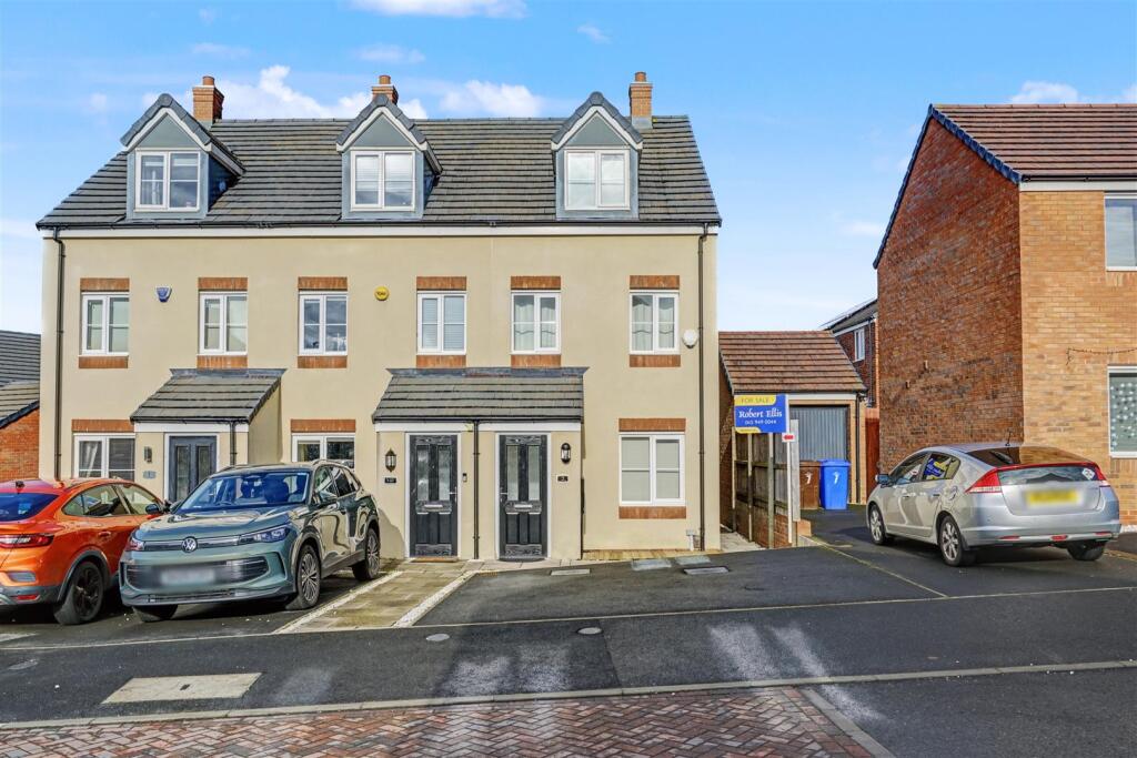3-bed house on Gisbey Road, Ilkeston, £235,000