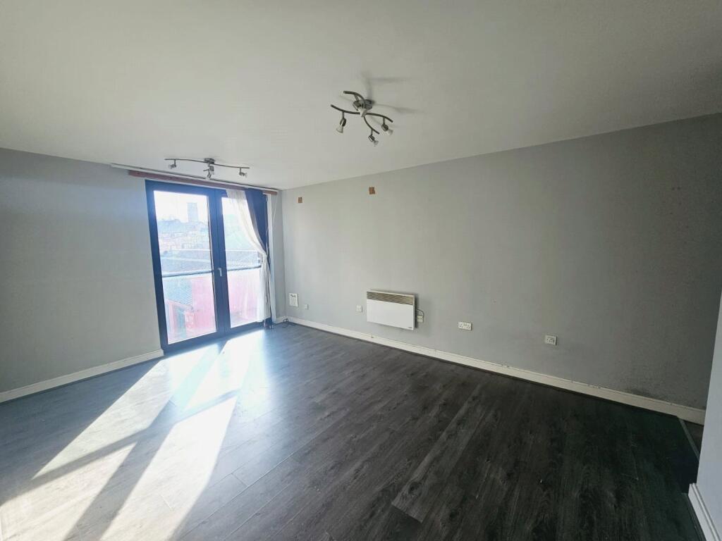 Apartment in Birmingham, West Midlands - View 4