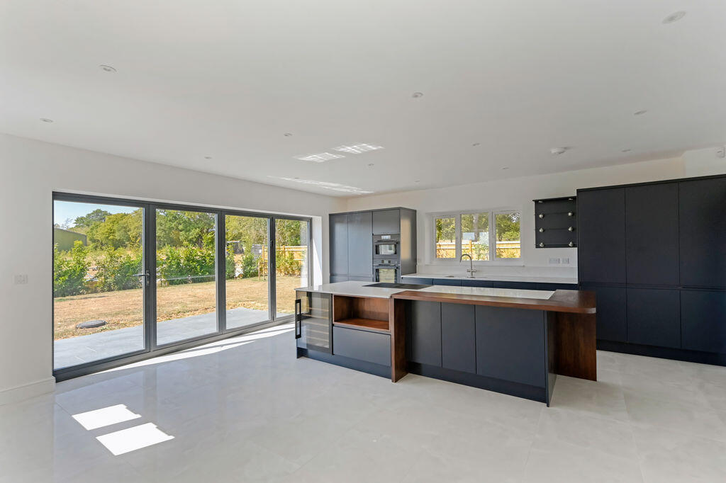 House in Ashford, Moat Farm, High Halden - More