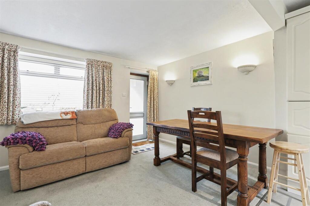 House in West Oxfordshire, Fulbrook - View 4