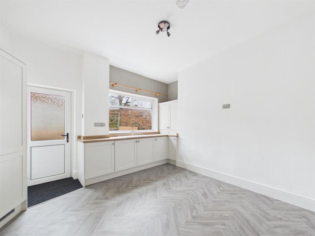 Walton Avenue, Preston Village photo 4