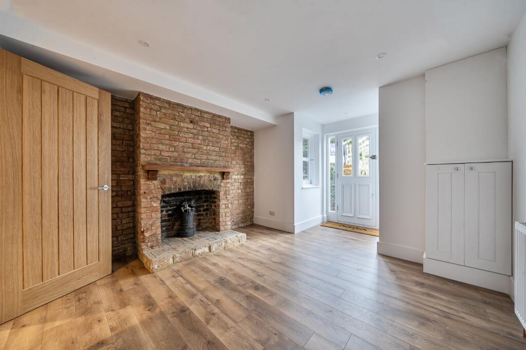 House in Buckinghamshire, Chepping Wycombe - View 2
