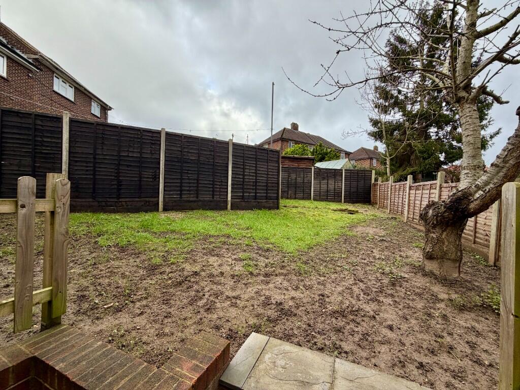 3 bed detached - Cherbourg Crescent, Chatham, Kent, ME5 image 3