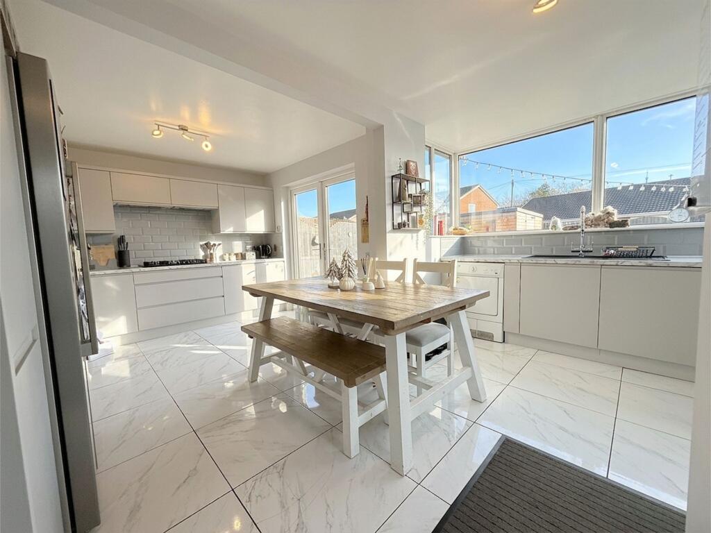 House in Huddersfield, Oakroyd, Kirkburton - View 2
