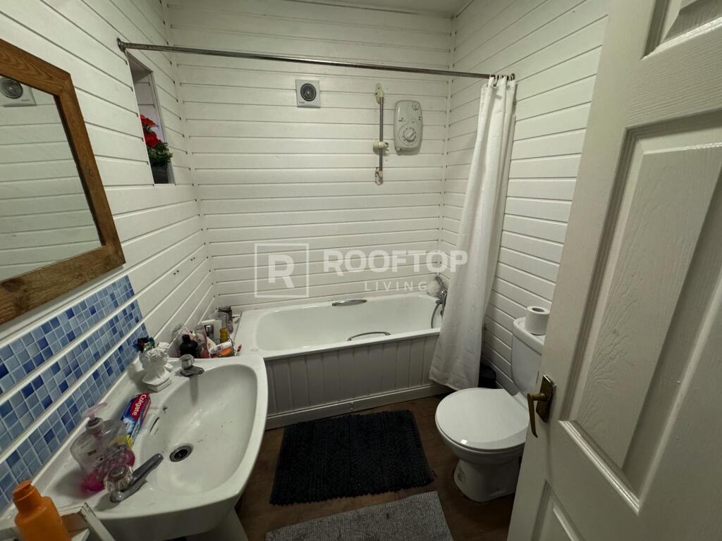 House in Leeds - View 5