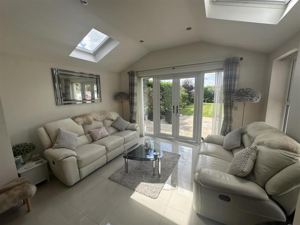 House in West Lancashire, Tarleton - More