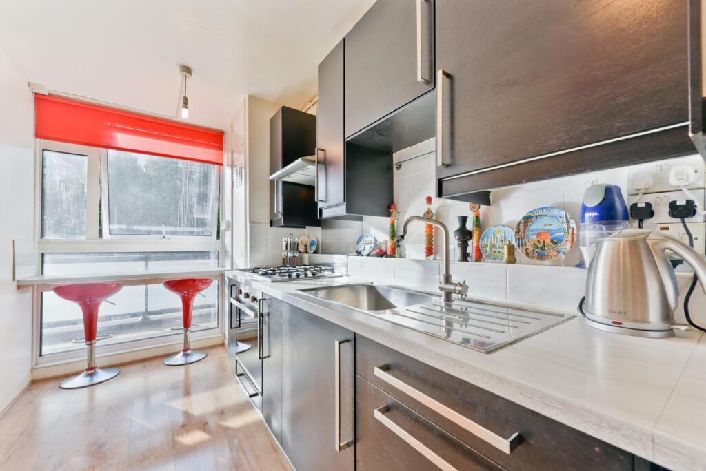 Main image of property: Ibsley Gardens, London, SW15