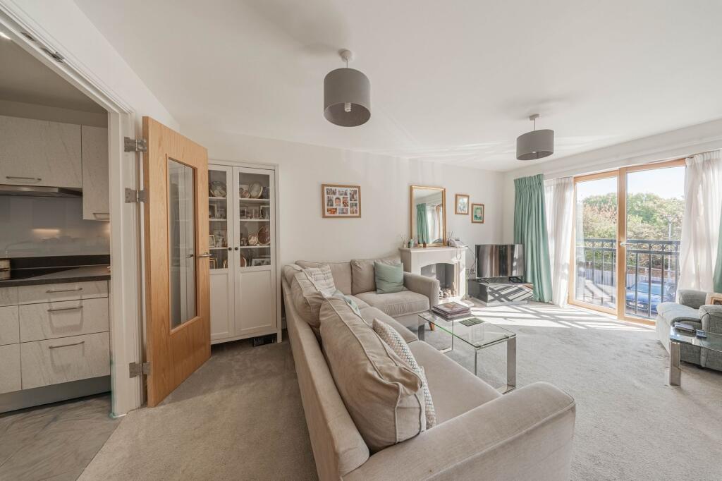 Kleinwort Close, Hurst Place, RH16 - View 4