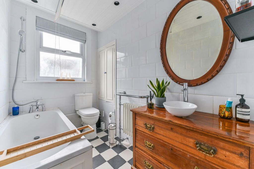 Apartment in London, Thornton Heath - More