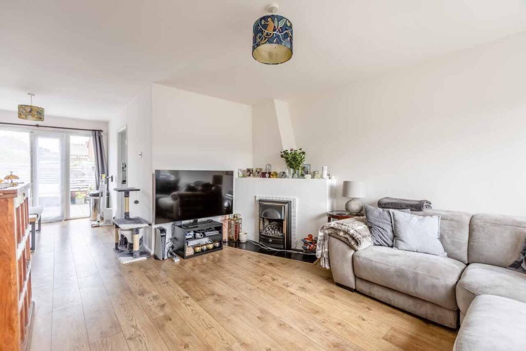 Norelands Drive, Burnham, SL1 photo 3