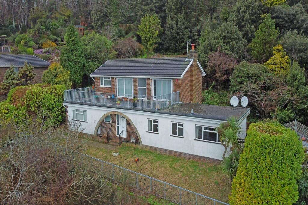 3-bed detached on Hyde Tynings Close, Eastbourne, BN20 8TQ, £800,000