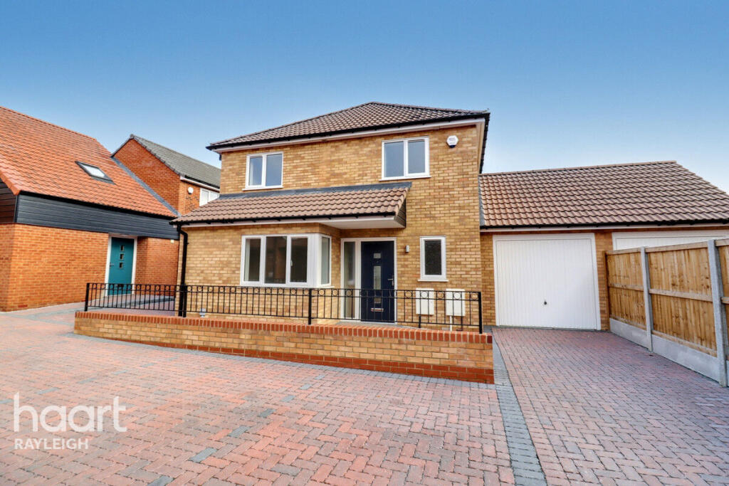 3-bed detached on Fairview Crescent, Rayleigh, £480,000