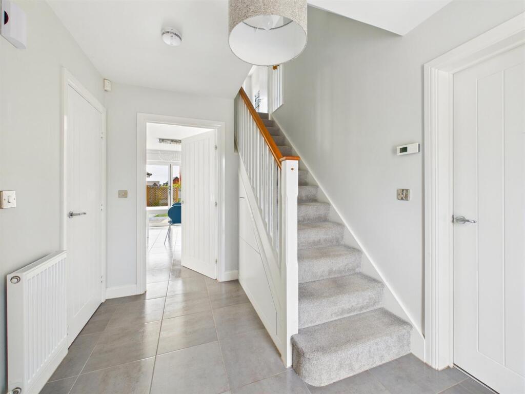 Pavilion Way, Bomere Heath, Shrewsbury photo 2
