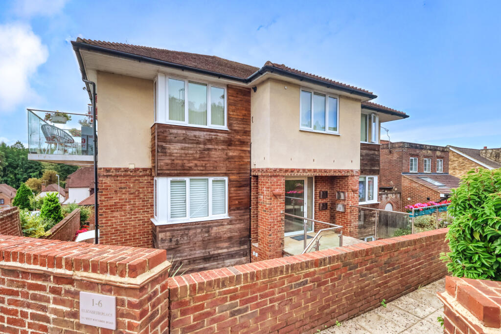 Main image of property: West Wycombe Road, High Wycombe, Buckinghamshire, HP12