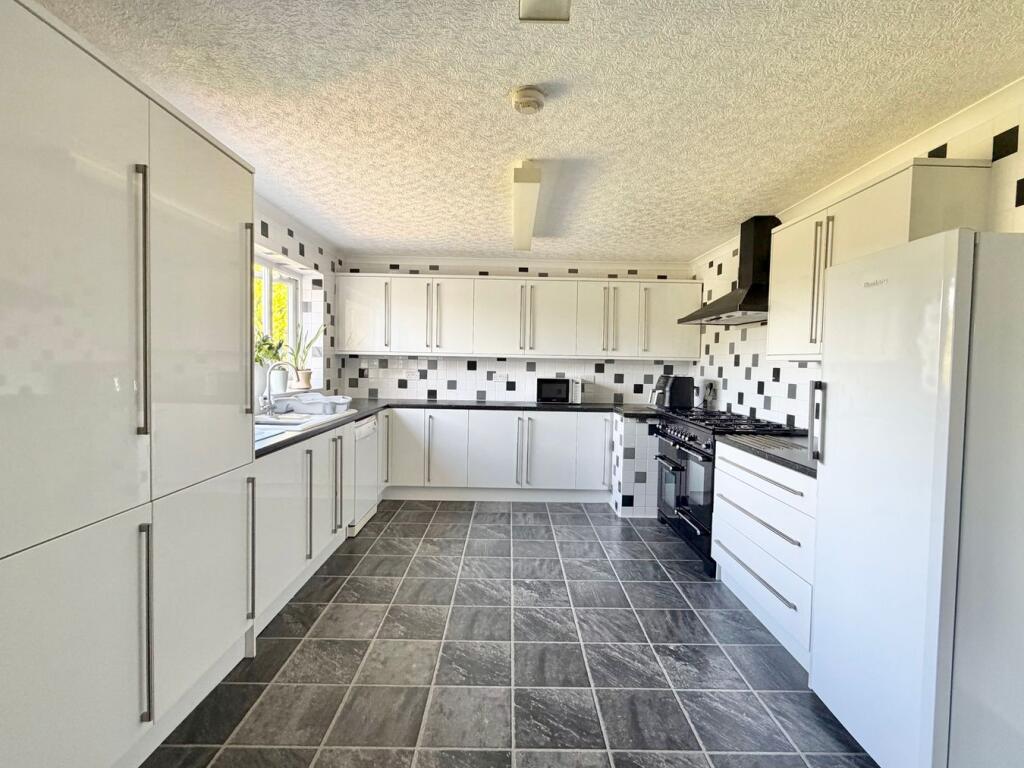House in Bexhill-on-Sea, White Hill - View 2