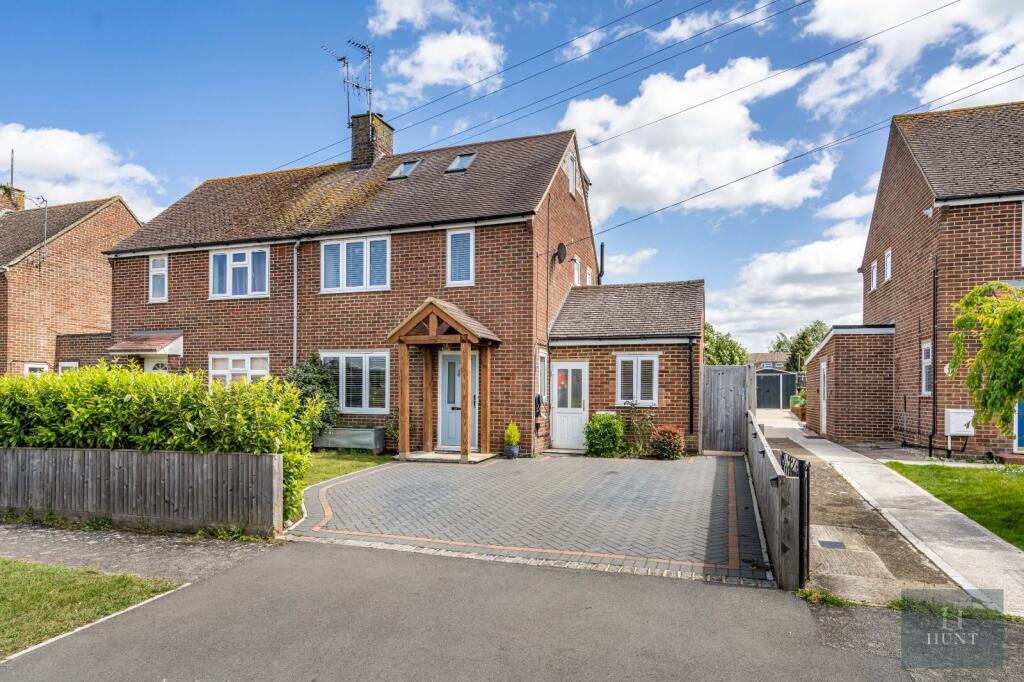 Main image of property: Queens Close, Thame, Oxfordshire, OX9