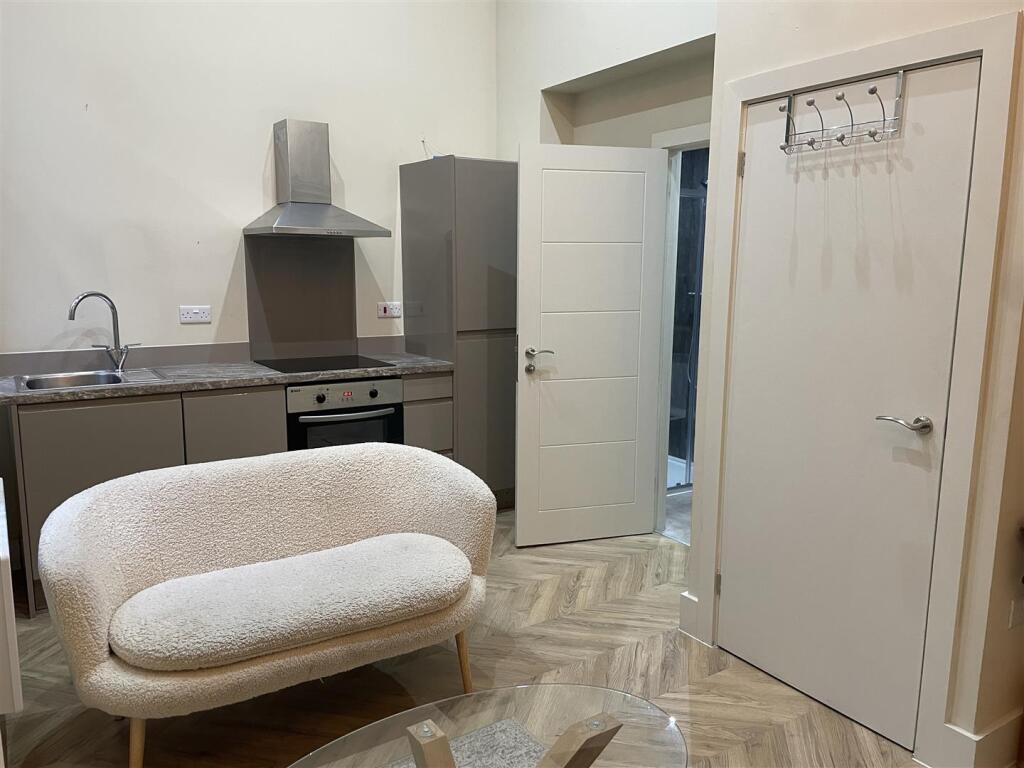 Main image of property: 147A The Headrow, leeds