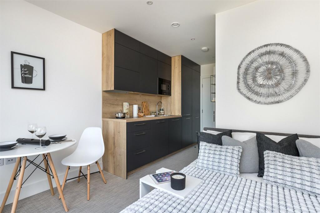 Apartment in Harrow - View 4