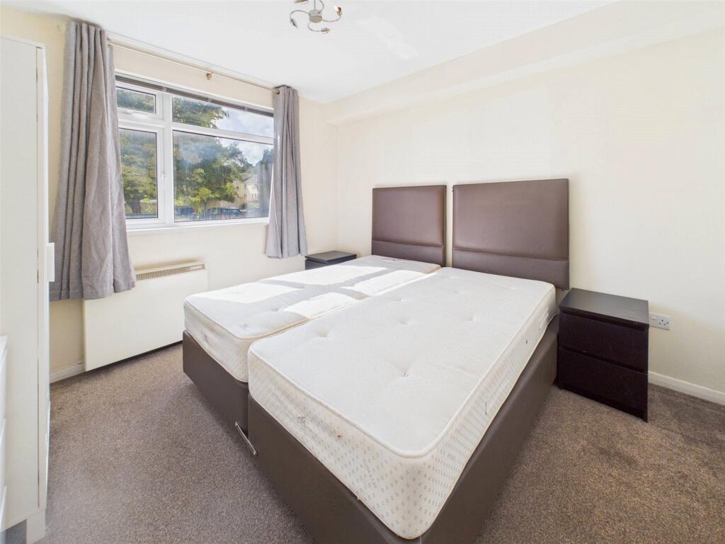 Apartment in Bath - More