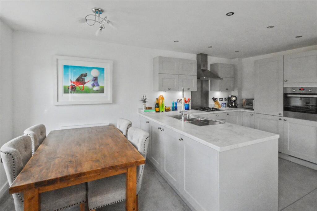 Apartment in Leeds, Spofforth Hill, Wetherby - View 3