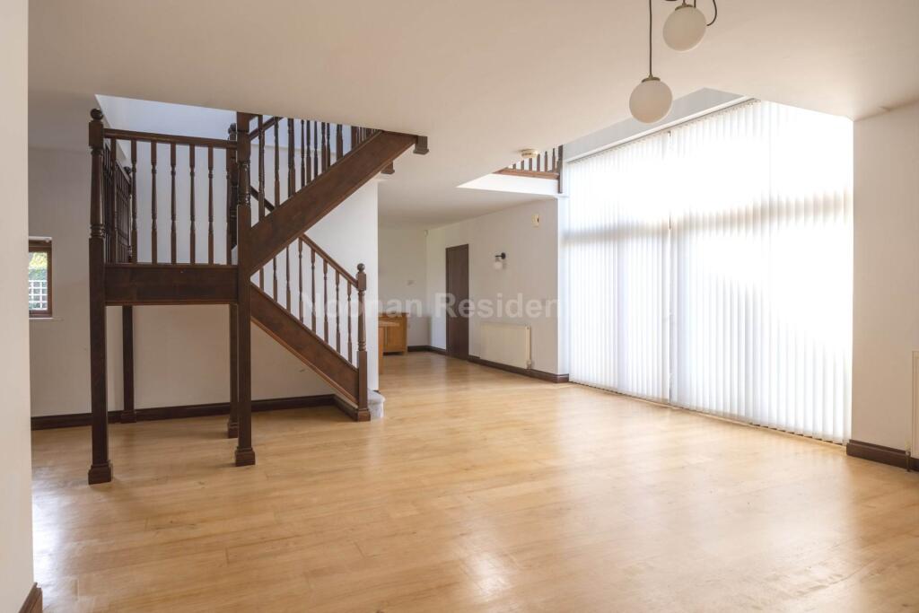 House in Roxton, Bedford - More