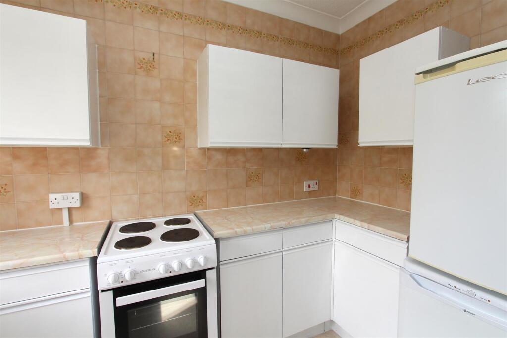 Bath Road, Keynsham, Bristol photo 5