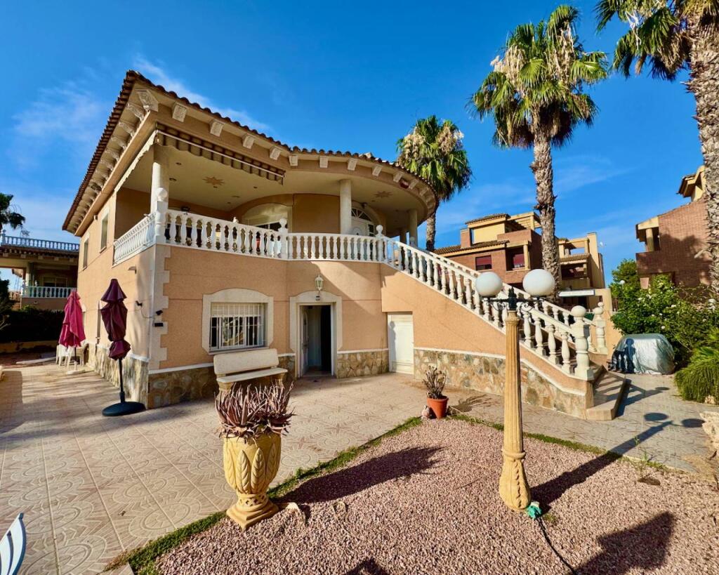 Main image of property: Benferri