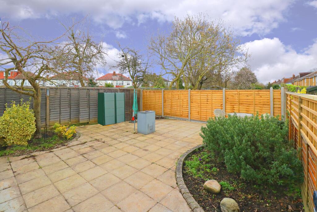 Apartment in London, Oakwood, Cockfosters - View 3