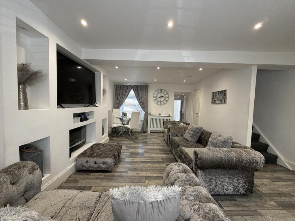 House in Cardiff, Pen-y-graig - View 4